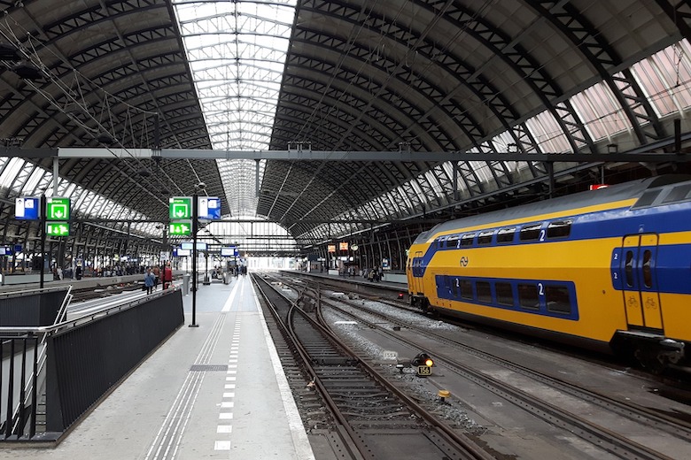 Van sjoelbak tot koffiemachine: de vreemdste gevonden voorwerpen in de trein dit jaar