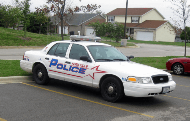 In Amerika redt politie 13 verwaarloosde en vastgeketende kinderen uit ouderlijk huis