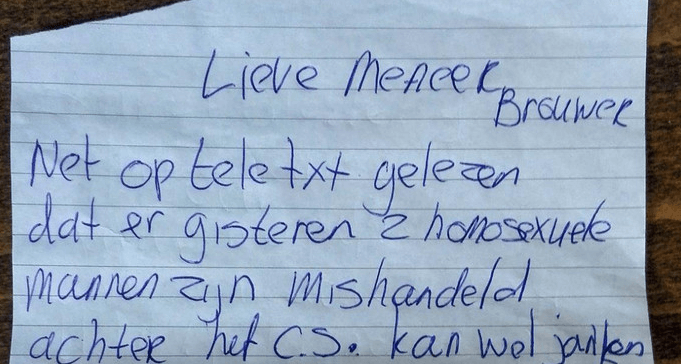 Gelukkig bestaan er nog goede mensen... Dit homostel kreeg zo'n lief briefje van hun buurvrouw!