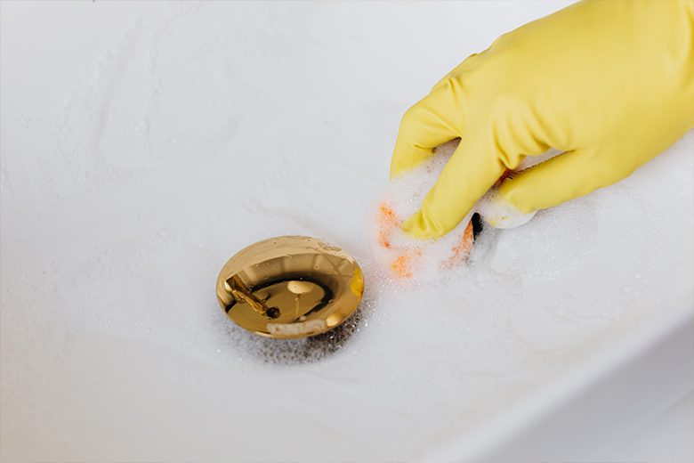 Jikes: om deze reden moet je het afvoerputje ook schoonmaken