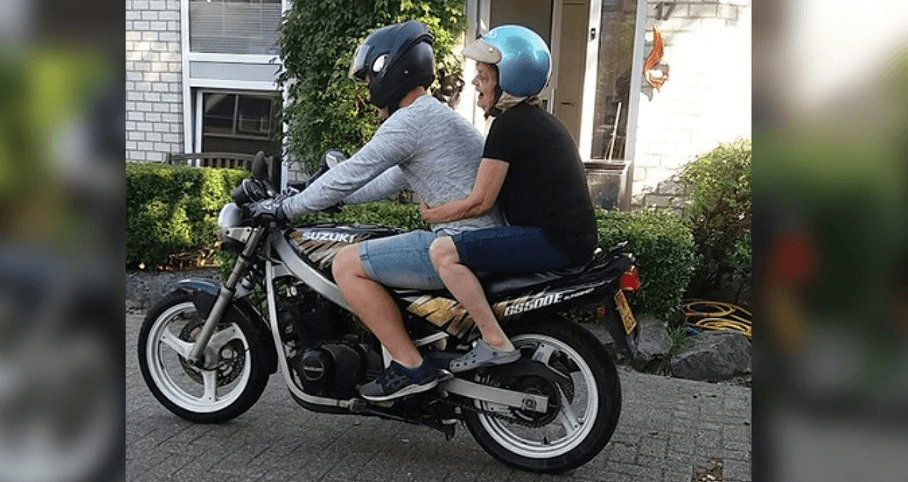 Hartverscheurend: deze twee Haarlemse zussen helpen hun stervende moeder haar laatste wens te vervullen...