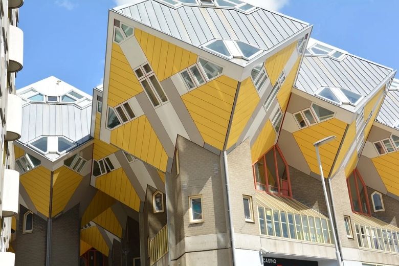 Zo ziet de beroemde kubuswoning in Rotterdam er vanbinnen uit
