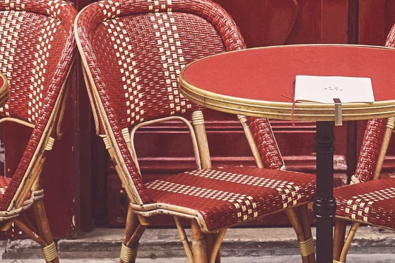 Duits restaurant vindt een bijzondere oplossing om afstand te houden