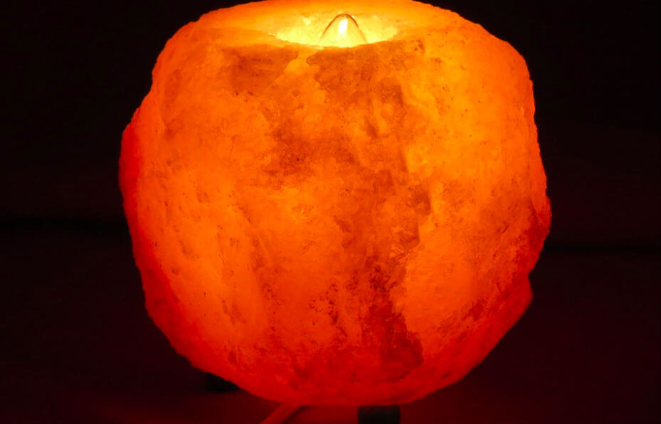 Hierom zou eigenlijk iedereen een Himalaya zoutlamp in huis moeten hebben