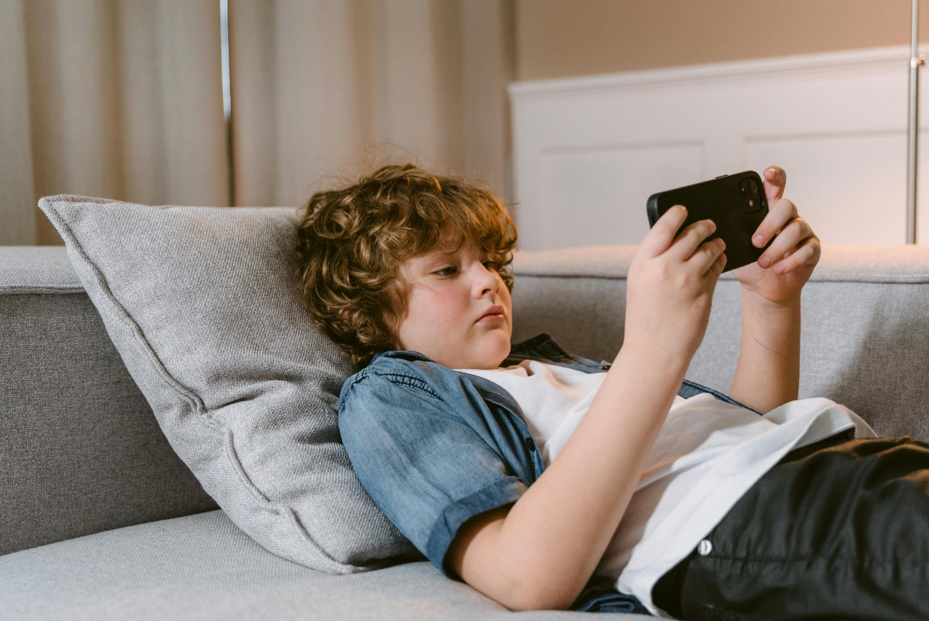 Oei: 4 signalen dat je kinderen te veel op social media zitten