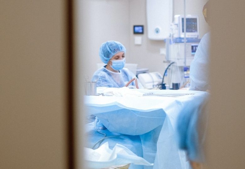 Zoveel (on)gevaccineerden liggen met corona in het ziekenhuis