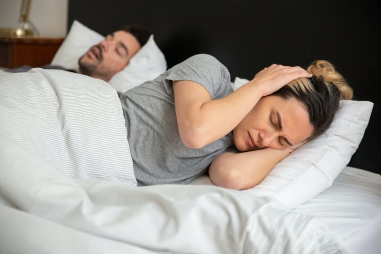 Ai: deze 4 voedingsmiddelen stimuleren snurken