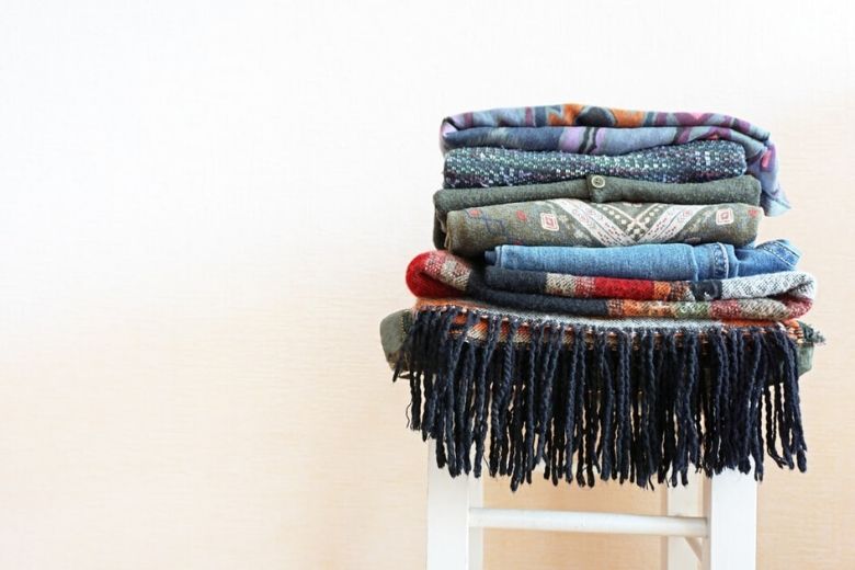 Winterkleding uit de kast? Met deze tips krijg je die muffe geur eruit