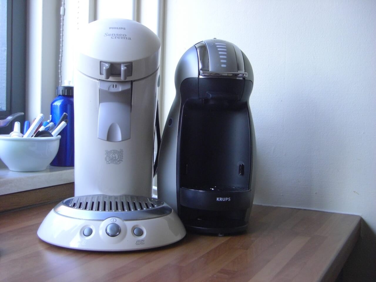 Zit jouw koffiepad-machine ook onder de kalk? Zó maak je hem schoon zonder dure middelen!