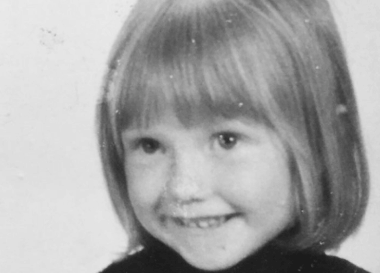 Wat een schattig meisje! Kun jij raden welke BN’er dit is?