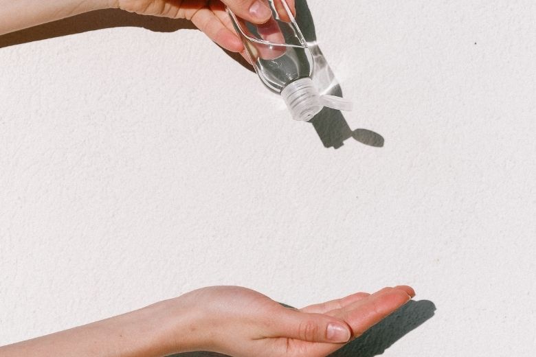 DIY: zo maak je eenvoudig desinfecterende gel voor je handen