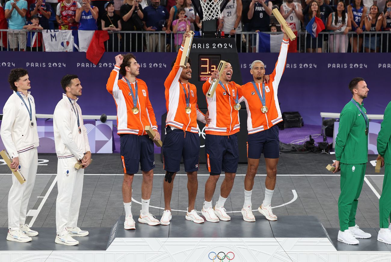 Wat zit er in de langwerpige doos die Olympische atleten bij hun medaille krijgen?