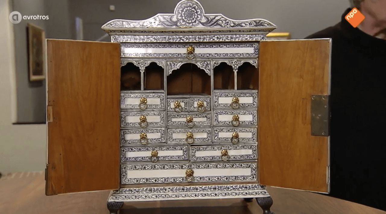 Wat?! Je raadt nooit hoeveel geld dit kastje uit 'Tussen Kunst en Kitsch waard is