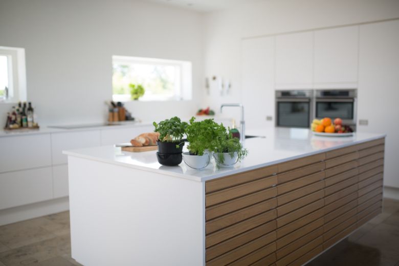 Lekker snel: zo maak je de keuken schoon in 15 minuten