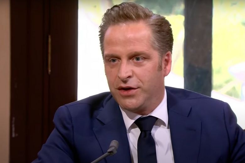 Volgens Hugo de Jonge zijn de meeste coronaregels in september van tafel