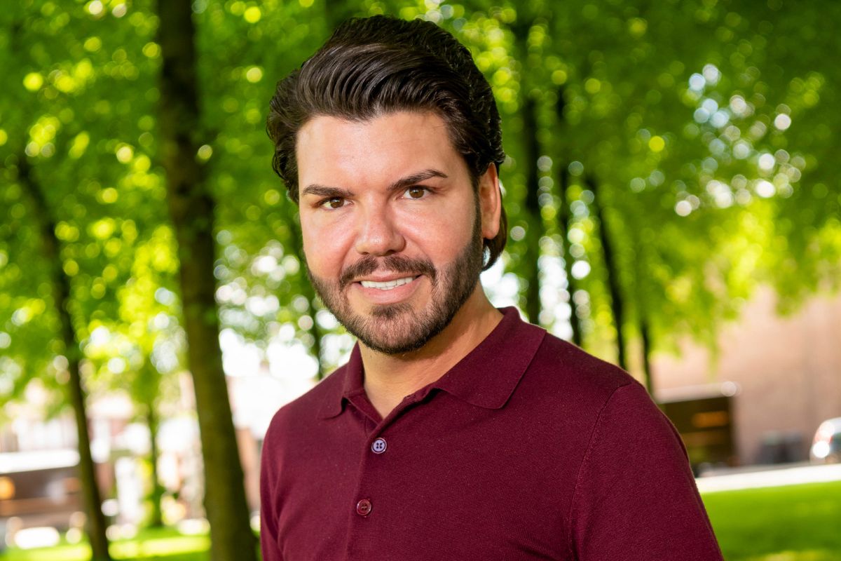 Aha! Roy Donders doet pikante onthulling in boek
