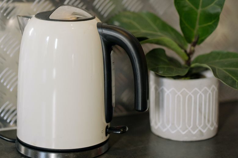 Aha: zo vaak moet je je waterkoker eigenlijk schoonmaken
