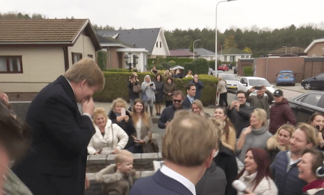 Foutje kan gebeuren: kindje verwart koning Willem-Alexander met héél iemand anders