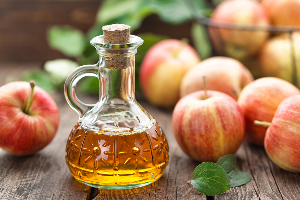10 Natuurlijke manieren om thuis je tanden te bleken