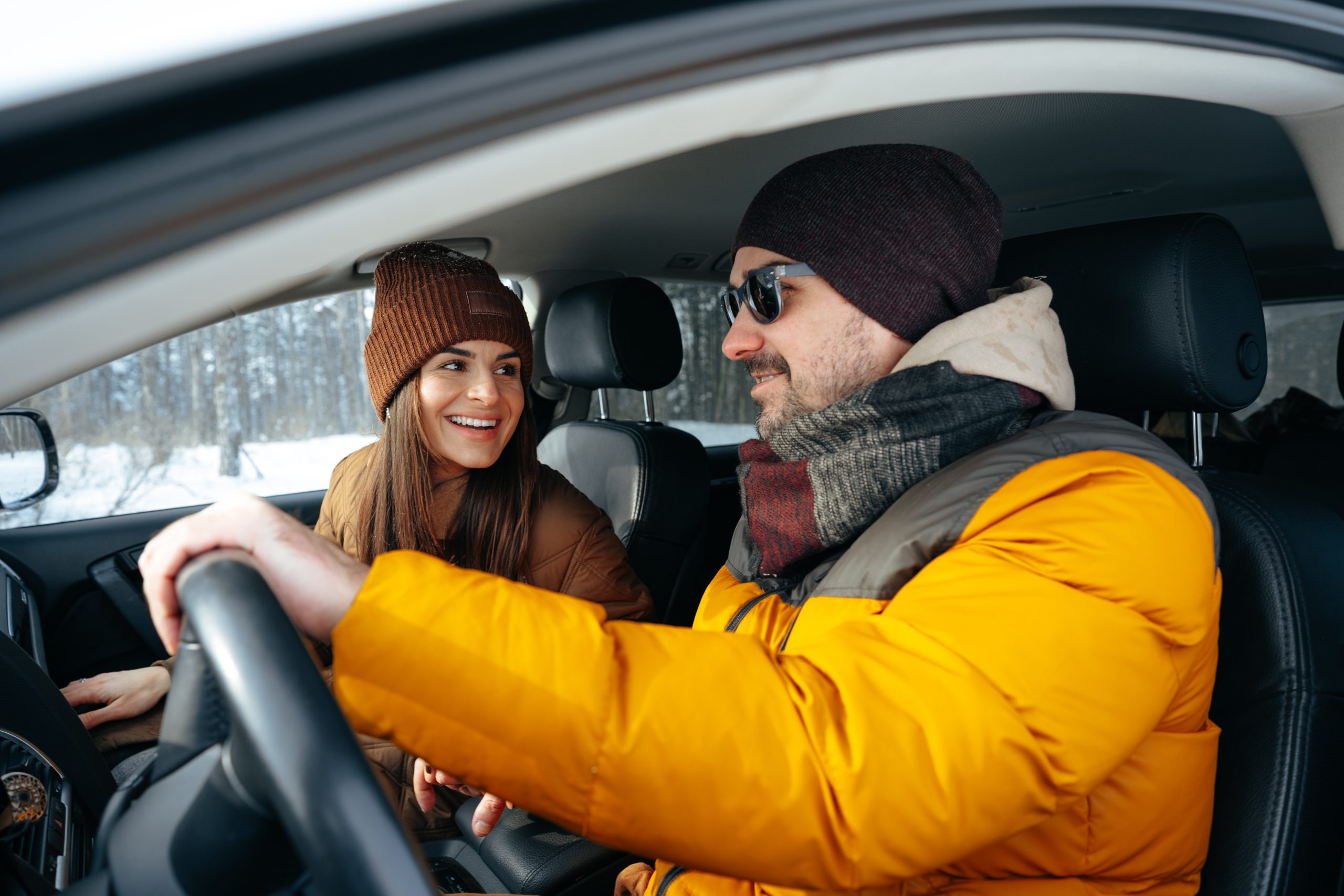 Huh? Je kunt nu een boete krijgen voor het dragen van een winterjas in de auto