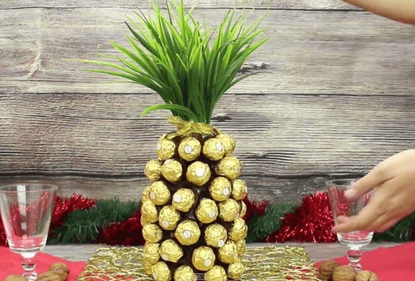 Binnenkort een verjaardag? Geef dan deze fantastische ananas cadeau, je verwacht nooit wat erin zit!