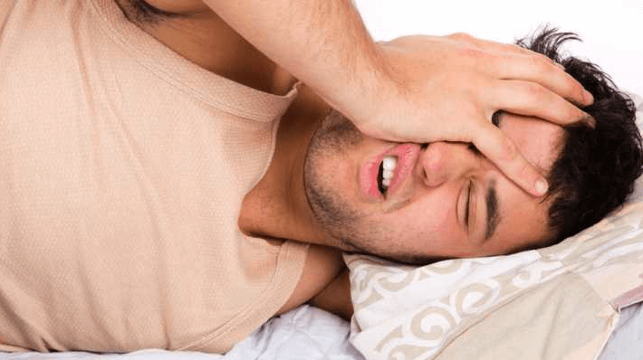 Lig je vaak wakker? Twee simpele ingrediënten kunnen je helpen, super simpel!