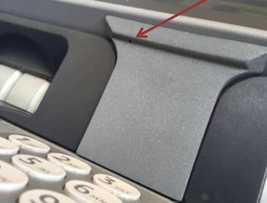 Opgelet! Zo herken je een vervalst pinautomaat voordat 'ie je geld steelt!