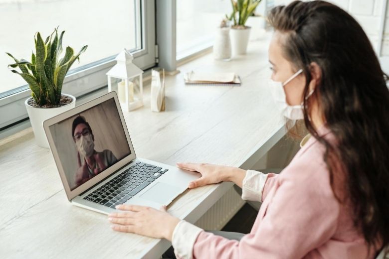 Nauw contact met coronapatiënt gehad? Straks verplicht in quarantaine