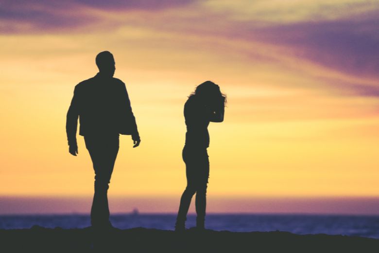 'Gescheiden stellen wonen vaak nog een jaar samen'
