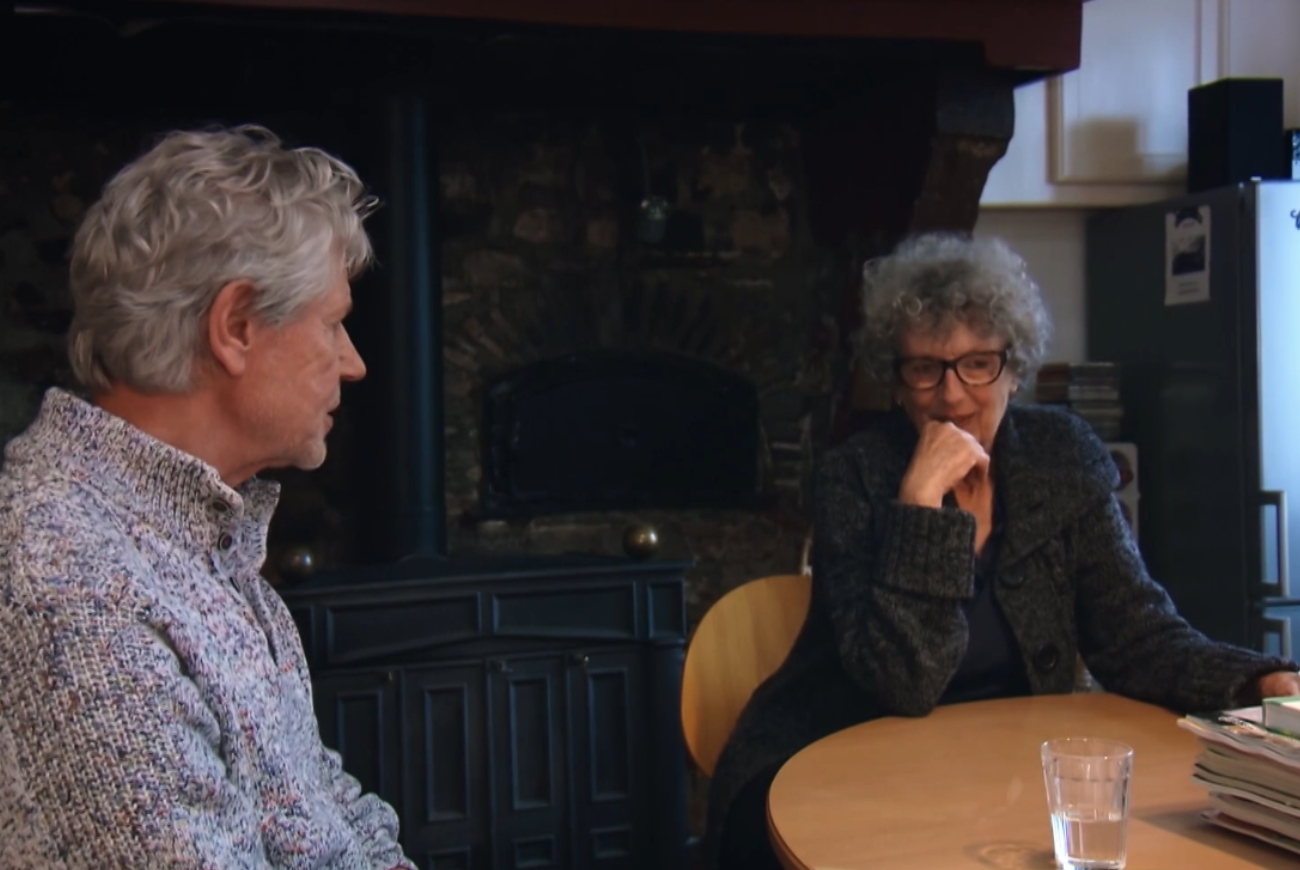 Anja raakt overdonderd door Joop in B&B Vol Liefde: 'Beetje dimmen'