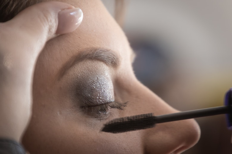 Iedereen die mascara gebruikt moet dit even lezen! Probeer dit trucje eens uit!