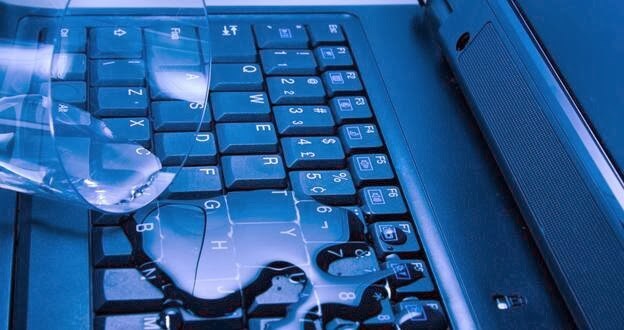 Eerste hulp bij een natte laptop! Dit moet je wel en dit moet je vooral NIET doen!