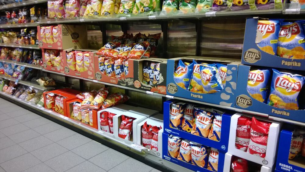 Chipsbedrijven zijn over de rooie: de regering wil DIT met chips doen! Betekent dit het einde van de knapperige snack?