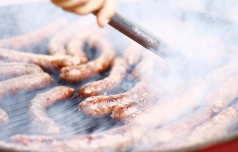 Rook van de barbecue kun je beter niet inademen om deze gezondheidsredenen