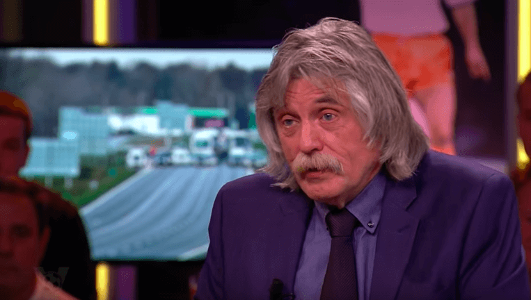 Hilarisch: dochter van Johan Derksen deelt familiefoto van jaren geleden in de Efteling