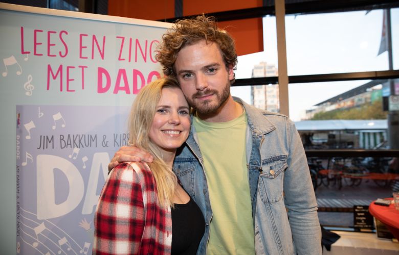 Jim Bakkum zet vrouwen in het zonnetje na geboorte dochter