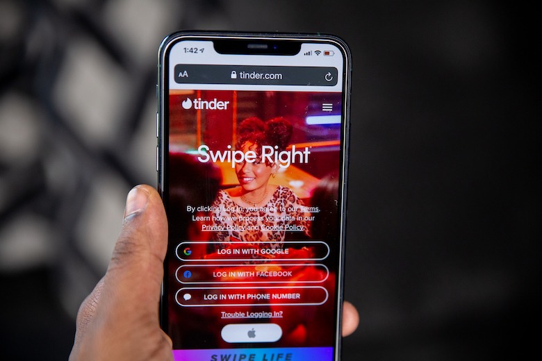 Tinder-gebruikers in de VS kunnen matches natrekken op strafblad