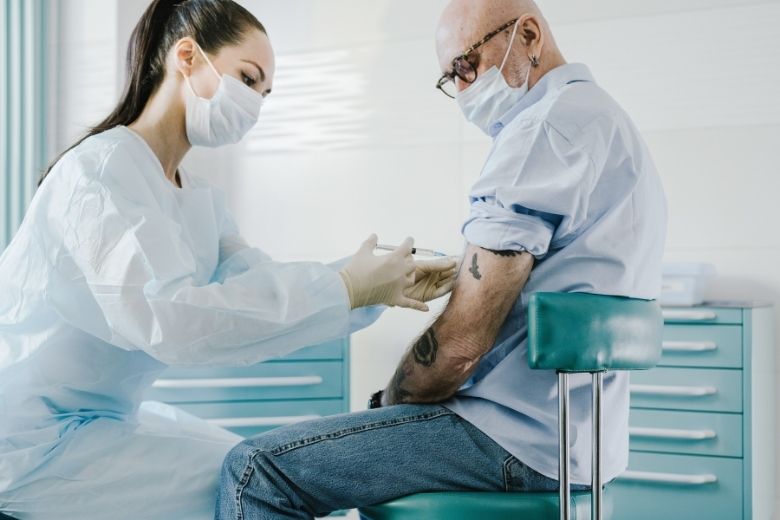 Eerste Nederlandse bedrijf stelt vaccinatieplicht in voor werknemers