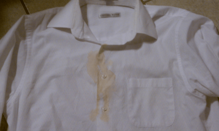 Handig! Zo haal je vliegensvlug die nare koffievlek uit je kleding