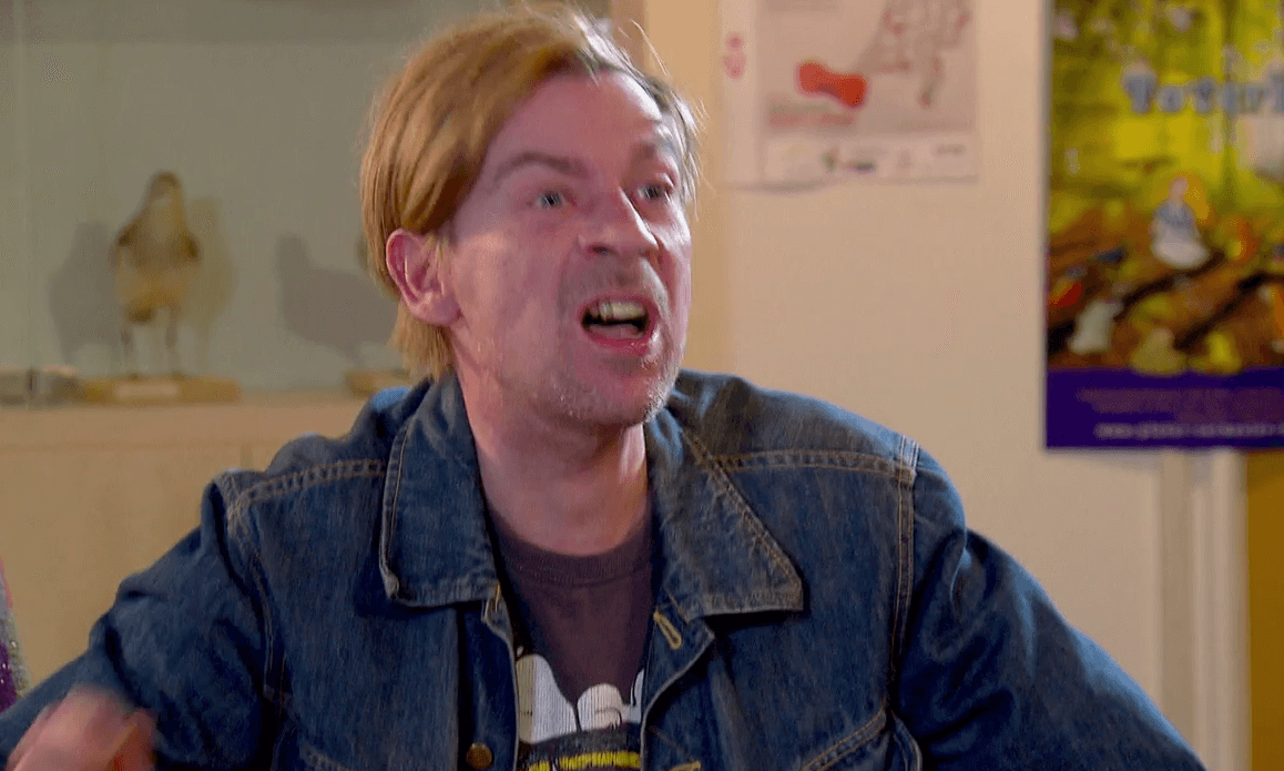 Kees uit 'Bonje met de Buren' wordt helemaal GEK van bladblazers, dit filmpje móét je even zien!