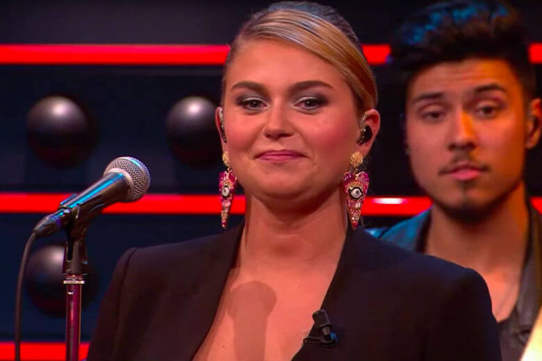 Dat duurt niet lang meer: Roxeanne Hazes deelt foto van haar prachtige, grote babybuik