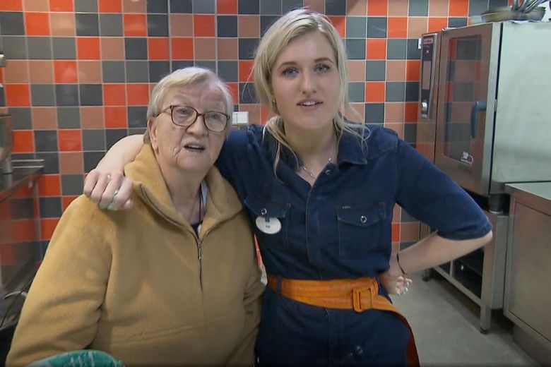 Kijkers zijn weg van Britt Dekker in haar nieuwe programma Britts Gouwe Ouwe