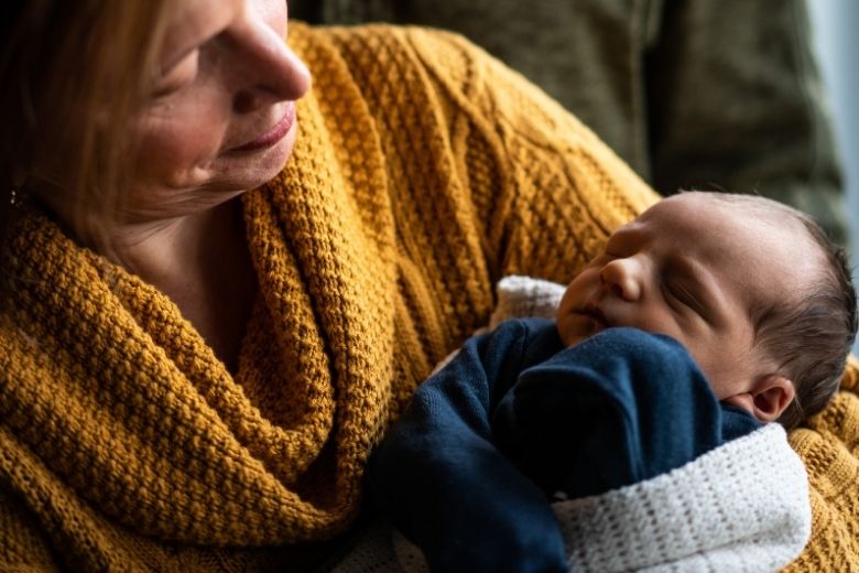 Bijzonder: vrouw bevalt van haar eigen kleindochter