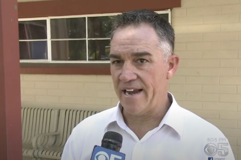 School suspends teenager for the clothes she’s wearing, her father is not pleased