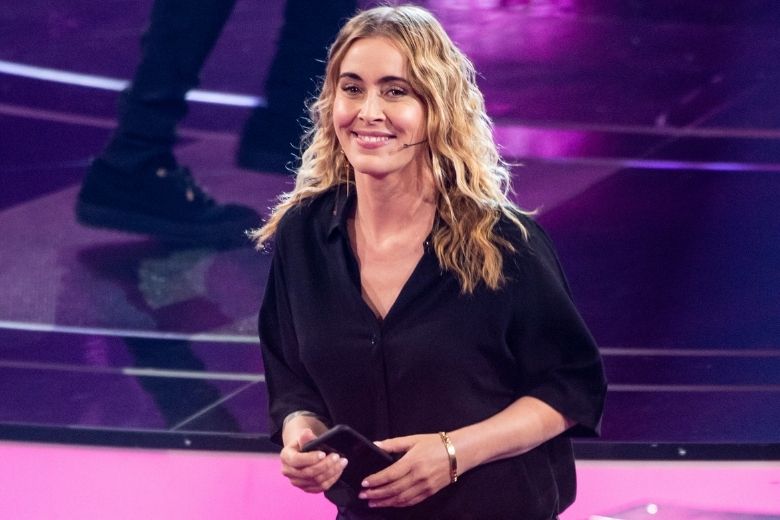 He said yes! Anouk neemt touwtjes in handen en vraagt vriend ten huwelijk