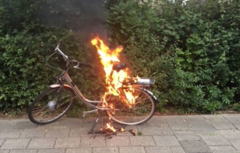 Brandweer waarschuwt: accu's elektrische fietsen vliegen te vaak in brand
