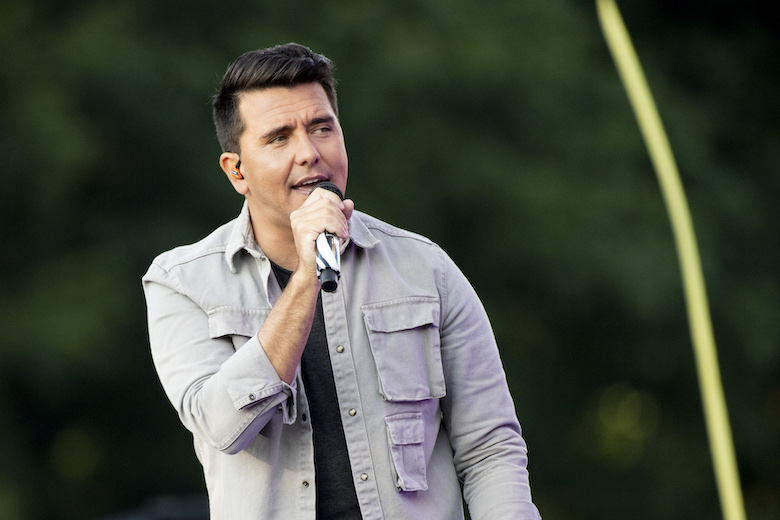 Jan Smit maakt korte metten met kritiek fan over coronapas