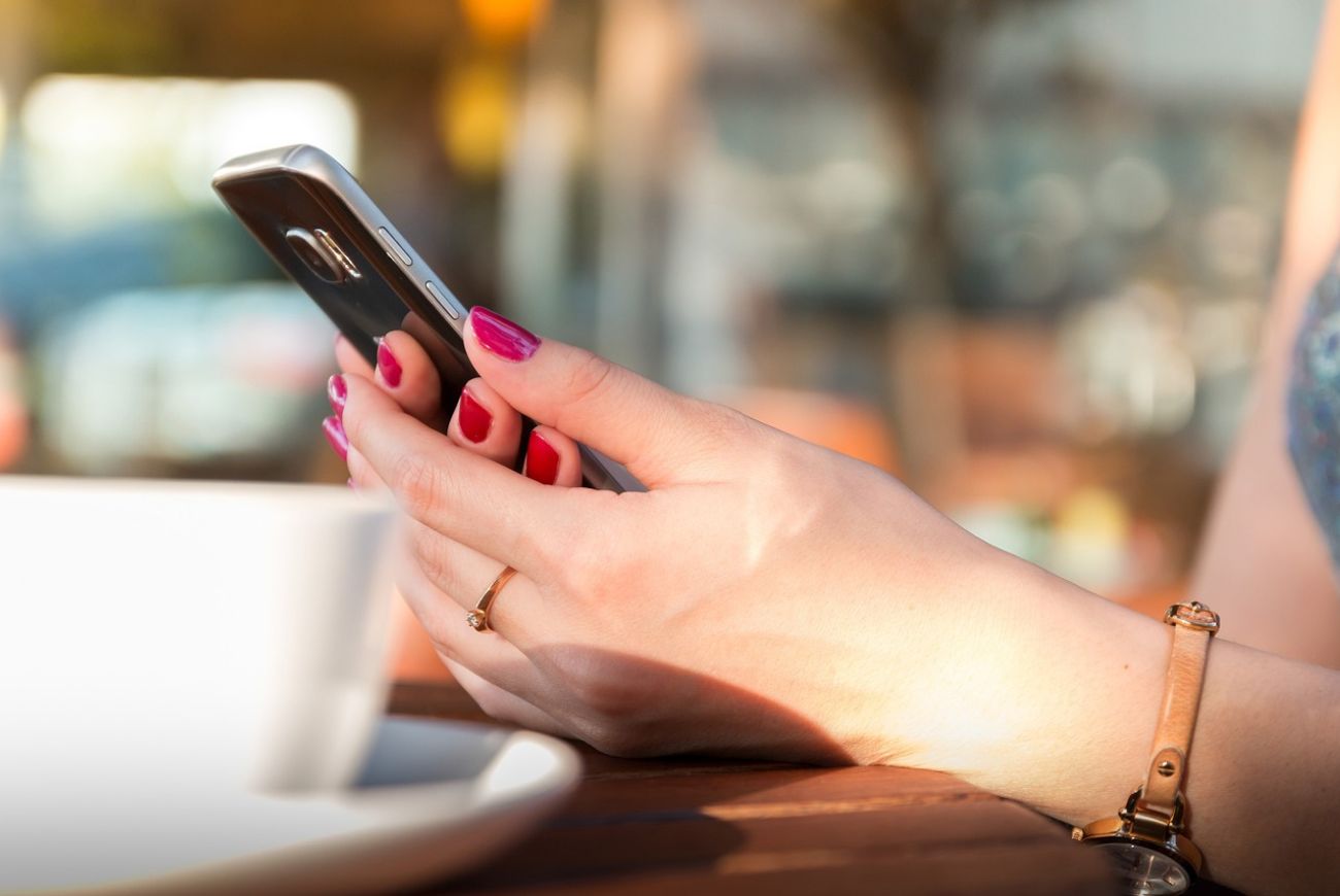 Bah! Zoveel bacteriën leven er op je telefoon