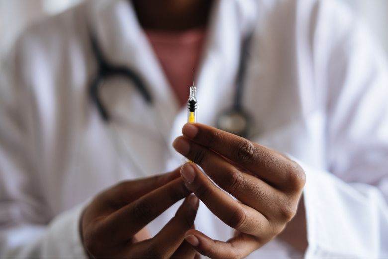 Eerste Nederlanders krijgen vandaag vaccin apenpokken
