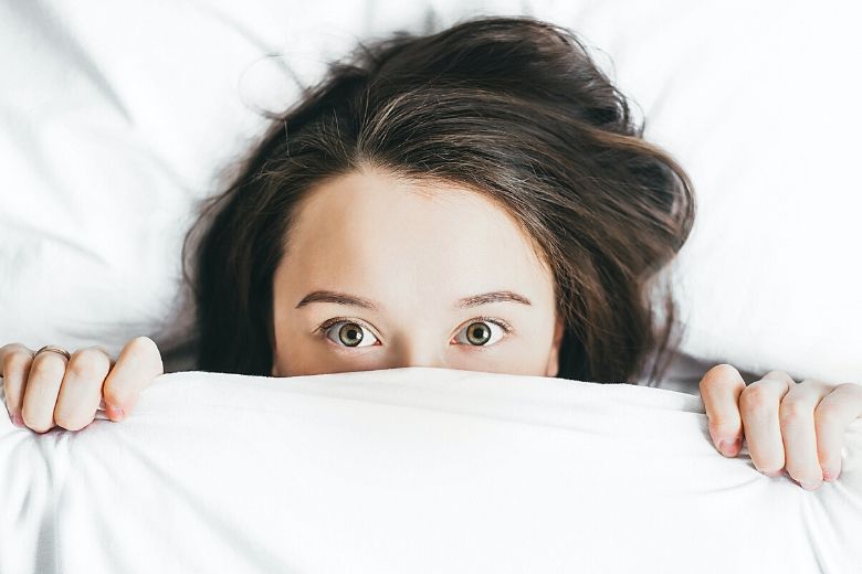 Kom jij op zondagavond ook altijd zo moeilijk in slaap? Dit is de oorzaak